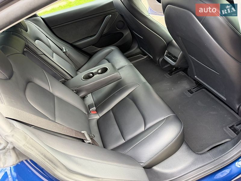 Седан Tesla Model 3 2022 в Золочеве