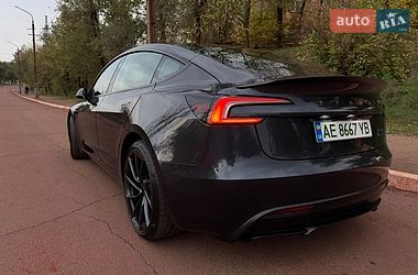 Седан Tesla Model 3 2024 в Кривому Розі