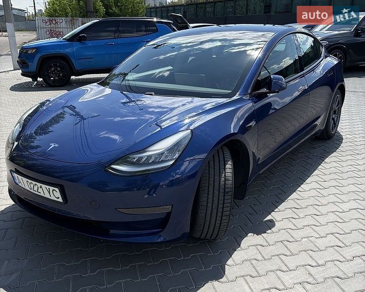 Седан Tesla Model 3 2020 в Киеве