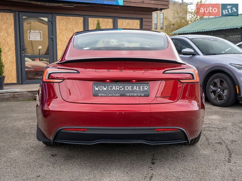 Седан Tesla Model 3 2024 в Киеве