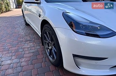 Седан Tesla Model 3 2021 в Миргороді