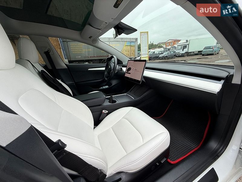 Седан Tesla Model 3 2021 в Нежине