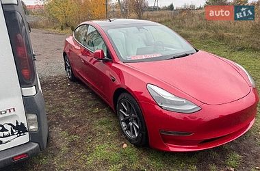 Седан Tesla Model 3 2023 в Прилуках