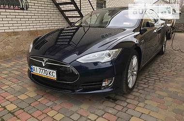 Седан Tesla Model S 2014 в Киеве