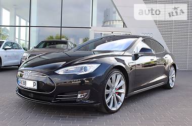 Седан Tesla Model S 2015 в Харькове