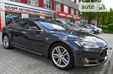 Седан Tesla Model S 2015 в Харькове