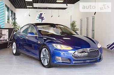 Лифтбек Tesla Model S 2015 в Харькове