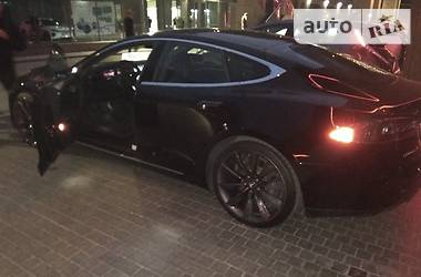 Лифтбек Tesla Model S 2014 в Киеве