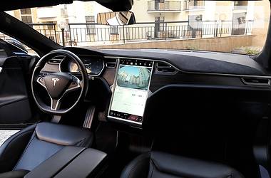 Лифтбек Tesla Model S 2016 в Киеве