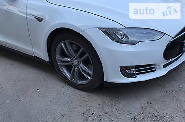 Седан Tesla Model S 2015 в Харькове