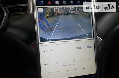 Седан Tesla Model S 2015 в Києві