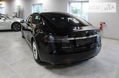 Лифтбек Tesla Model S 2018 в 