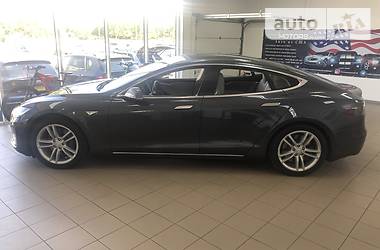 Седан Tesla Model S 2015 в Запоріжжі