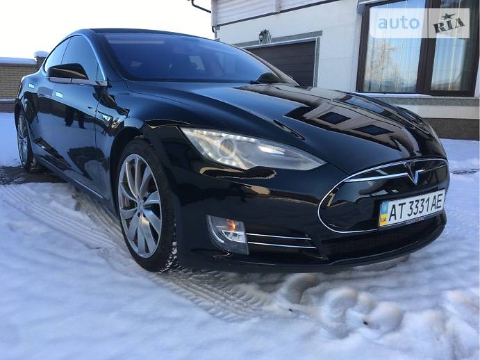 Хэтчбек Tesla Model S 2014 в Коломые