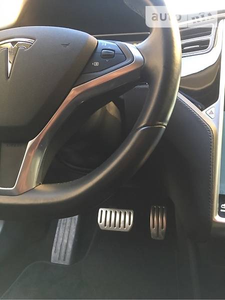 Хэтчбек Tesla Model S 2014 в Коломые