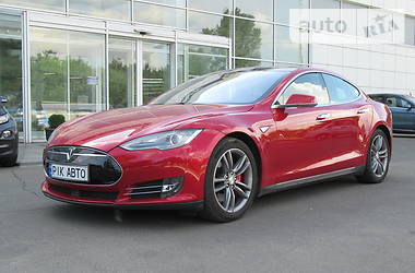 Родстер Tesla Model S 2015 в Киеве