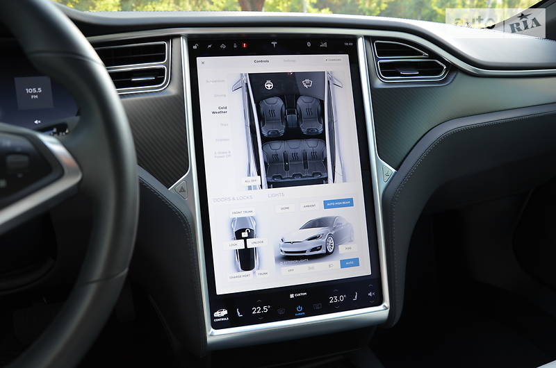 Седан Tesla Model S 2018 в Києві