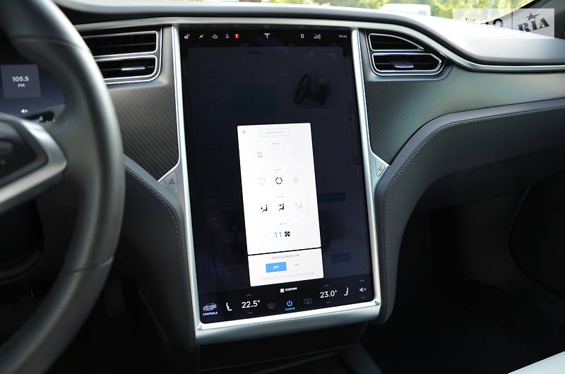 Седан Tesla Model S 2018 в Києві