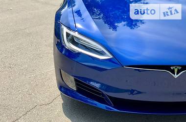 Лифтбек Tesla Model S 2017 в Киеве