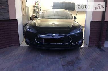 Хетчбек Tesla Model S 2014 в 