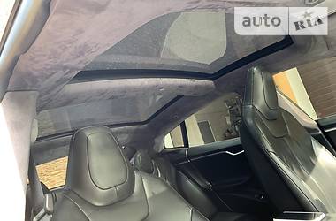 Хетчбек Tesla Model S 2014 в 