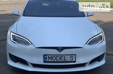 Лифтбек Tesla Model S 2016 в Ровно