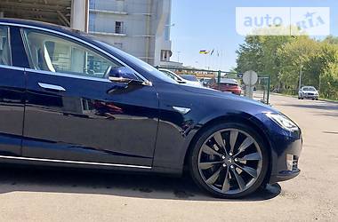 Лифтбек Tesla Model S 2013 в Киеве