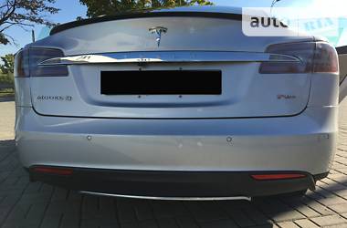 Седан Tesla Model S 2014 в Києві