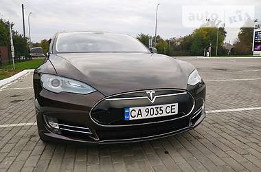 Седан Tesla Model S 2013 в Черкассах