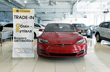 Седан Tesla Model S 2018 в Киеве