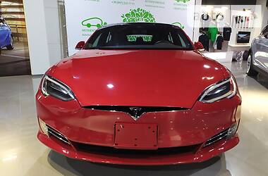 Седан Tesla Model S 2016 в Киеве