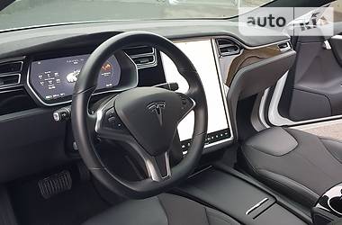 Седан Tesla Model S 2017 в Кривому Розі