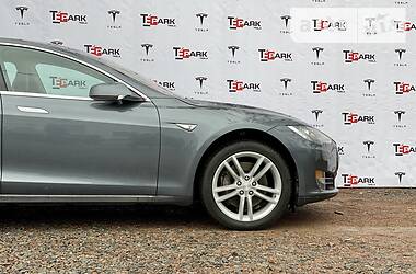 Лифтбек Tesla Model S 2013 в Киеве