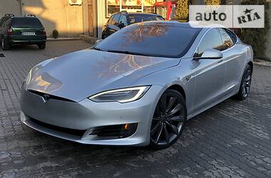 Седан Tesla Model S 2016 в 