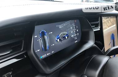 Седан Tesla Model S 2018 в 