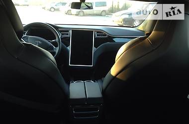 Седан Tesla Model S 2017 в Вінниці