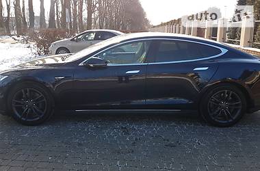 Лифтбек Tesla Model S 2014 в 