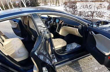Лифтбек Tesla Model S 2014 в 