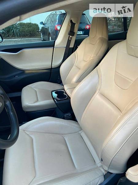 Ліфтбек Tesla Model S 2016 в Одесі