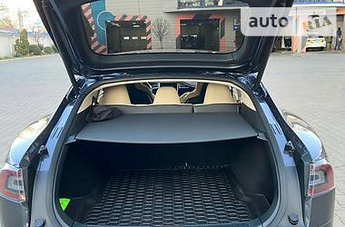 Лифтбек Tesla Model S 2016 в 