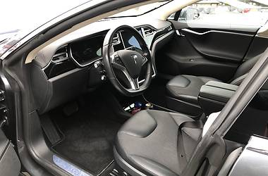 Ліфтбек Tesla Model S 2015 в 