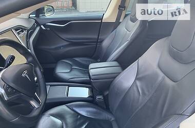 Хетчбек Tesla Model S 2014 в 