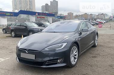 Седан Tesla Model S 2016 в 