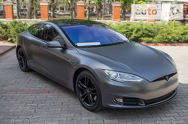 Хэтчбек Tesla Model S 2014 в Херсоне