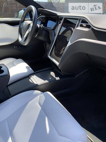 Ліфтбек Tesla Model S 2017 в Житомирі фото 14 Ліфтбек Tesla Model S 2017 в Житомирі