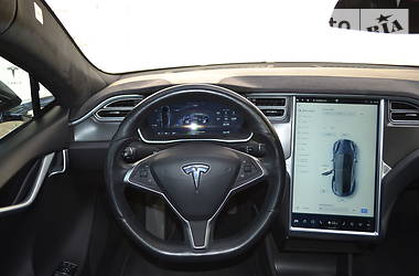 Лифтбек Tesla Model S 2015 в Киеве