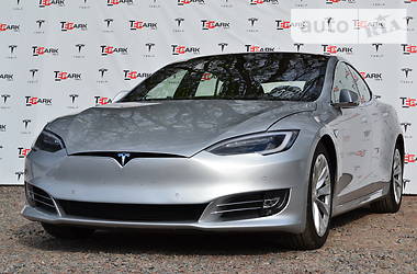 Ліфтбек Tesla Model S 2016 в 