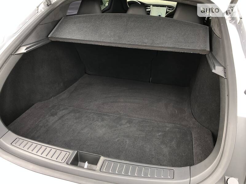 Лифтбек Tesla Model S 2016 в Днепре
