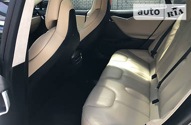 Хетчбек Tesla Model S 2017 в 