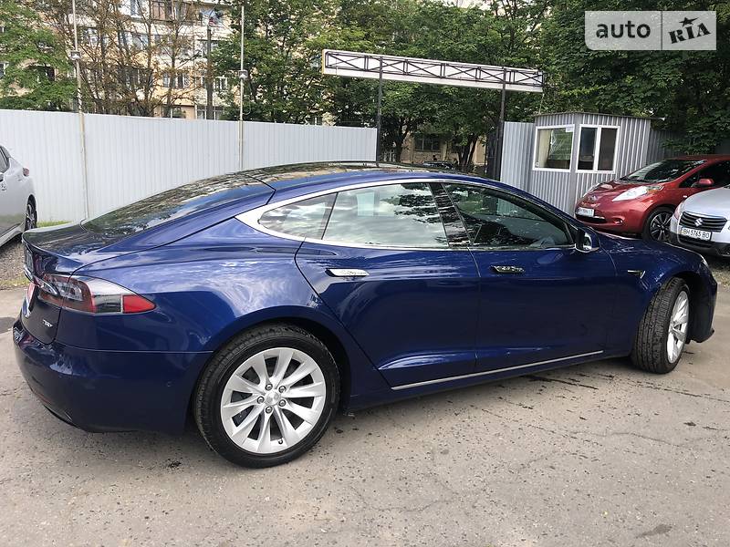 Седан Tesla Model S 2018 в Одессе